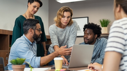 business-people-working-together