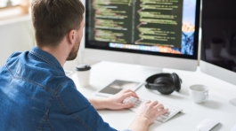 web-developer-busy-working-1024x684