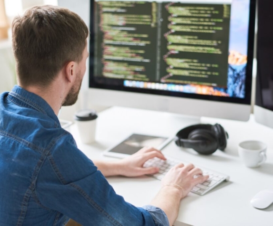 web-developer-busy-working-1024x684